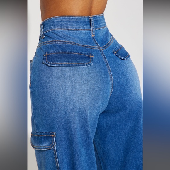 Take The High Road Cargo Jeans - Medium Wash - Picture 2 of 8